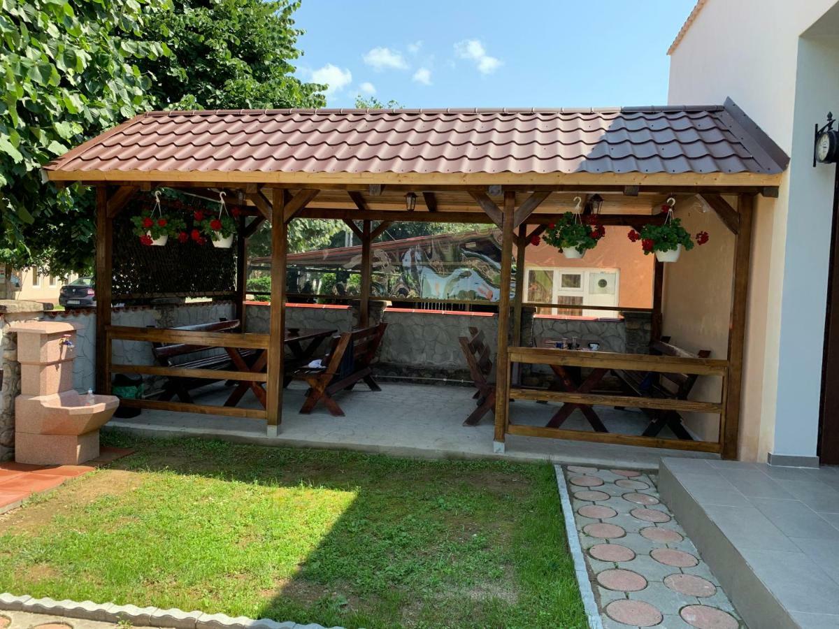 Casa Roka Apartment Eselnita Luaran gambar