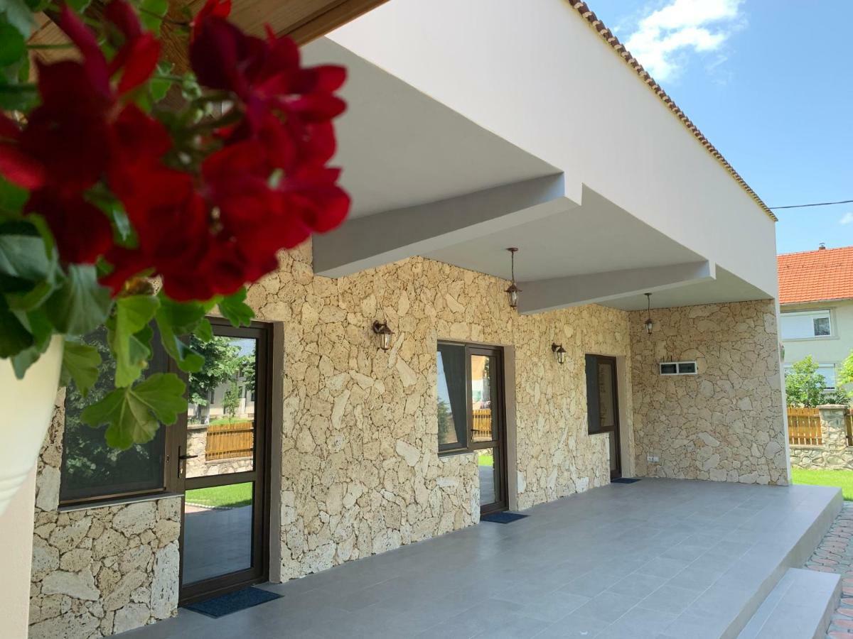 Casa Roka Apartment Eselnita Luaran gambar